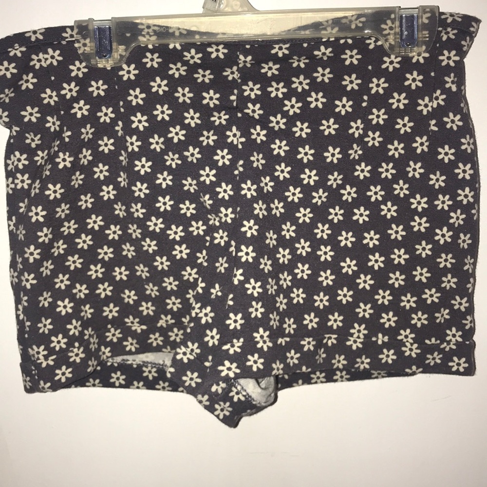Brandy Melville Flower shorts